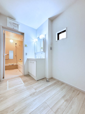 ���̑� �L�X�Ƃ�Ƃ�̂��郉���h���[�X�y�[�X�B  