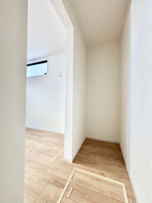 ���[ �����Ղ�̎��[�X�y�[�X�ŉ��K�ɕ�点���� 