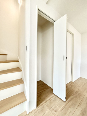 ̑ rO[BɎ[ƕW܂LDKXbLЕtłˁB  