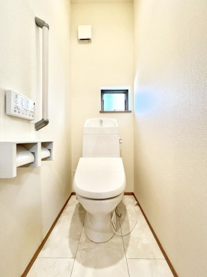 �g�C�� �g�C����1�K��2�K���ꂼ��ɔz�u����Ă��ĂƂĂ��֗��ł��B 