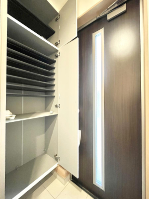 ���̑����� �����Ղ���[�ł���V���[�Y�{�b�N�X�ŉƑ��S���̌C���A���ւ�������B  