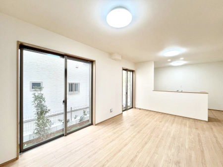 ���r���O �Z�ޕ��̌��������o�����A�C���e���A���l����̂��y���݂ȃ��r���O�ł��I 