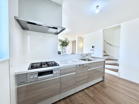 �L�b�`�� �������������I�ɁA�y�����I�V�X�e���L�b�`��