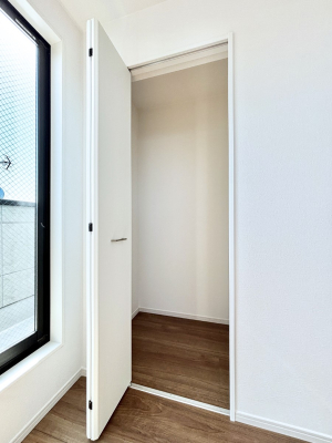 ���[ �����Ղ�̎��[�X�y�[�X�ŉ��K�ɕ�点���� 