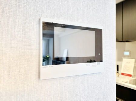 ���̑����� TV���j�^�[�t�C���^�[�t�H�����t���Ă��ăZ�L�����e�B�[��