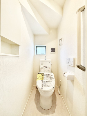 �g�C�� �g�C����1�K��2�K���ꂼ��ɔz�u����Ă��ĂƂĂ��֗��ł��B 