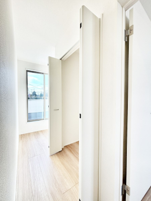 ���[ 2�K�L�����[�ɂ͑|���p�i����p�i�̃X�g�b�N�Ȃǂ����[�ł��܂��B  