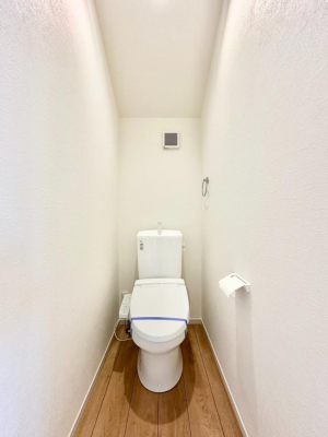 �g�C�� �g�C����1�K��2�K���ꂼ��ɔz�u����Ă��ĂƂĂ��֗��ł��B 