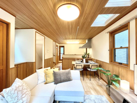 rO Ƒ̓₩Șbŕ܂閾邢rO  