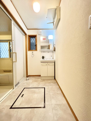 ʑEʏ 邢ʏ͖̐gxxyłႢłB