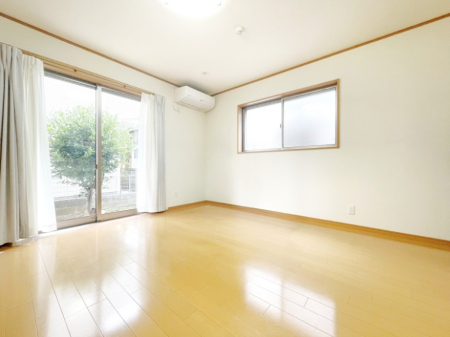 ���r���O �Z�ޕ��̌��������o�����A�C���e���A���l����̂��y���݂ȃ��r���O�ł��I  