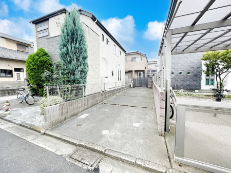  �����Ɍ������Ȃ����ԃX�y�[�X�B