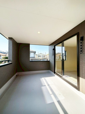 �o���R�j�[ �}�Ȃ��V�C�̕ω��ɂ����S�ȃC���i�[�o���R�j�[