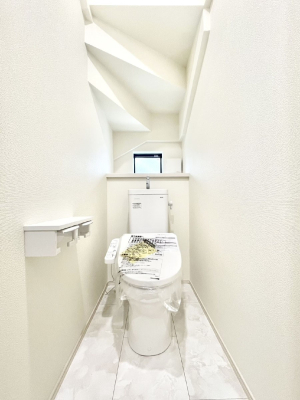 �g�C�� �g�C����1�K��2�K���ꂼ��ɔz�u����Ă��ĂƂĂ��֗��ł��B 