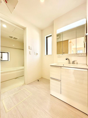 ʑEʏ 邢ʏ͖̐gxxyłႢłB