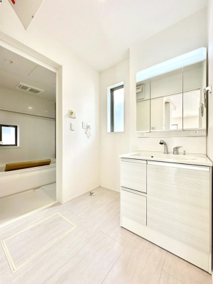 ʑEʏ 邢ʏ͖̐gxxyłႢłB