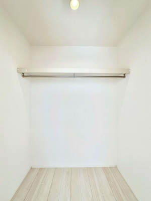 ̑ EH[NCN[[bgtŐԂLpł܂B