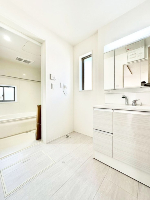 ̑ ̂KԂłB̐gxxCǂg܂B 