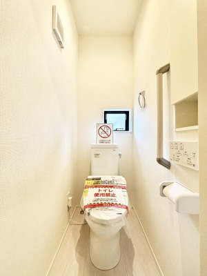 �g�C�� �g�C����1�K��2�K���ꂼ��ɔz�u����Ă��ĂƂĂ��֗��ł��B 