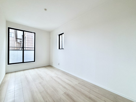 ���̑����� 2�ʍ̌����m�ۂ������邢��ԁB�Ƒ��݂�Ȃ����K�ȕ�炵����������݌v�ł��B