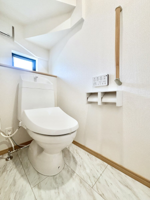 �g�C�� �g�C����1�K��2�K���ꂼ��ɔz�u����Ă��ĂƂĂ��֗��ł��B 