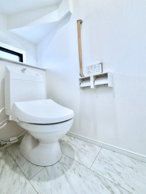 �g�C�� �g�C����1�K��2�K���ꂼ��ɔz�u����Ă��ĂƂĂ��֗��ł��B 