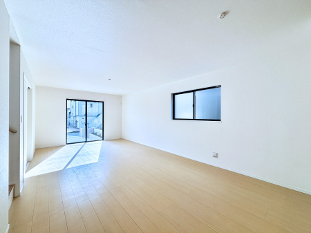 ���r���O �Z�ޕ��̌��������o�����A�C���e���A���l����̂��y���݂ȃ��r���O�ł��I 