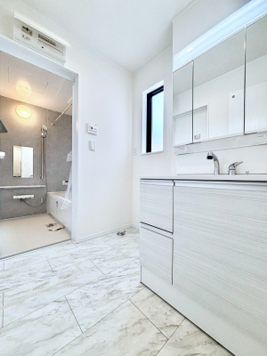 ���̑� �L�X�Ƃ�Ƃ�̂��郉���h���[�X�y�[�X�B  