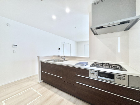 �L�b�`�� ���r���O�����n����l�C�̃J�E���^�[�L�b�`���B �Ƒ��������Ȃ���Ǝ������邱�Ƃ��ł��܂��B