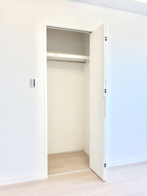 ���̑����� ���r���O���[�B�����Ɏ��[������ƕ����W�܂�LDK���X�b�L���Еt�������ł��ˁB  