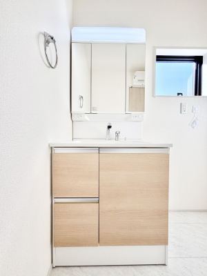 ���ʑ�E���ʏ� ���[�͂Ƌ@�\���ɗD�ꂽ���ʉ��ϑ� 