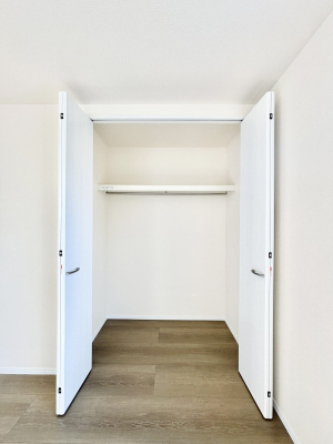 ���[ �m���̃N���[�[�b�g�B���s��������̂Ō���̈ߗނ�����������܂�܂��B�@