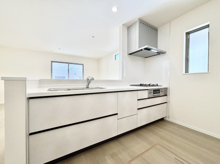 �L�b�`�� �u�₩�ȕ����ʂ蔲����L�b�`���B��������̂Ŗ��邭���C�ɂ��𗧂��܂��B