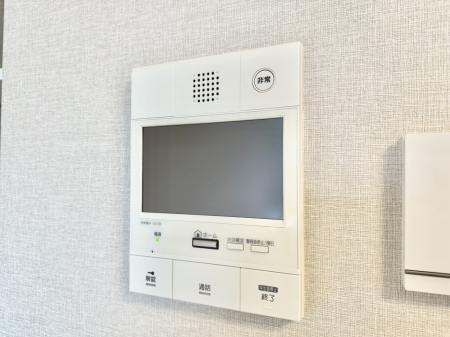 ���̑����� TV���j�^�[�t�C���^�[�t�H�����t���Ă��ăZ�L�����e�B�[��  