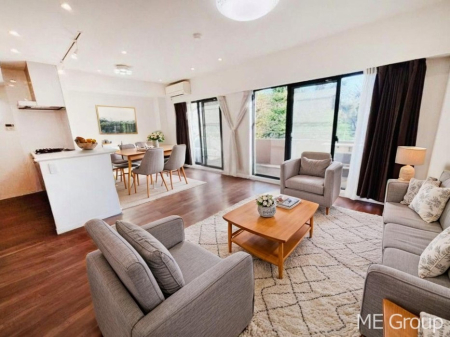 rO ͋Ĉkcj͉Ƒ݂Ȃ̉Kԁ@ƋCGł