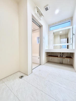 ̑ ̂KԂłB̐gxxCǂg܂B 