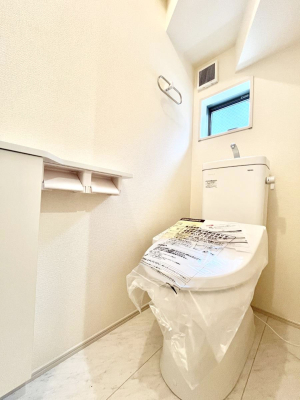 �g�C�� �g�C���͈��S�̂Q�ӏ��I���̃o�^�o�^������S�ł��B 