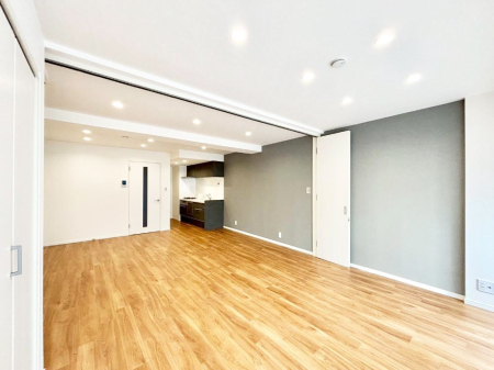 ���r���O ���Ƒ��̓��₩�Șb�����ŕ�܂�閾�邢���r���O