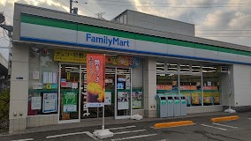 ���ӊ� �R���r�j 160m �t�@�~���[�}�[�g �O�钆���X