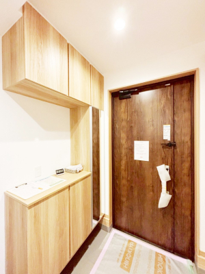 ���� ���ʔ��͂��Ƒ��̎ʐ^��G�߂̃C���e���A�ŏ���I�Ƃ��ĉ��o�ł��܂�