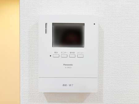 ���̑����� TV���j�^�[�t�C���^�[�t�H�����t���Ă��ăZ�L�����e�B�[��  