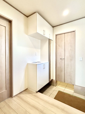 ���̑����� �����Ղ���[�ł���V���[�Y�{�b�N�X�ŉƑ��S���̌C���A���ւ�������B  