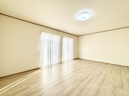 ���r���O �Z�ޕ��̌��������o�����A�C���e���A���l����̂��y���݂ȃ��r���O�ł��I 