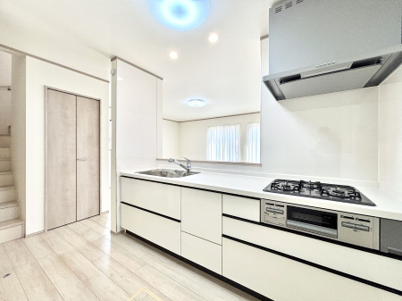 �L�b�`�� �������������I�ɁA�y�����I�V�X�e���L�b�`��  