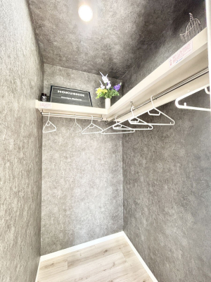 ���̑����� ���r���O���[�B�����Ɏ��[������ƕ����W�܂�LDK���X�b�L���Еt�������ł��ˁB  