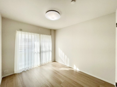 ���̑����� �o���R�j�[�ɖʂ��Ă���̂Ŗ��邭���K�ȃv���C�x�[�g���[���@