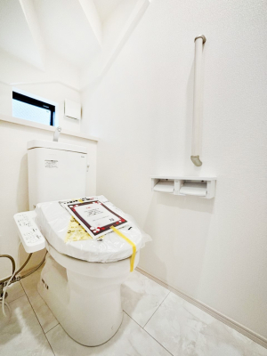 �g�C�� �g�C���͈��S�̂Q�ӏ��I���̃o�^�o�^������S�ł��B