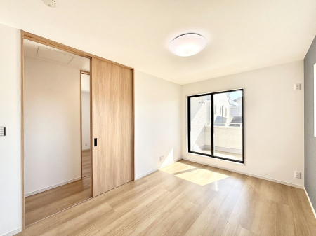 ���̑����� ���邢�o���R�j�[�T�C�h�ɗm����ݒu�B�ڊo�߂̗ǂ��Q���ɁB 