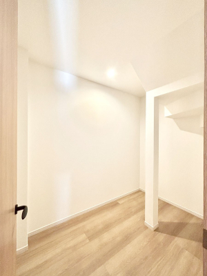 ���̑����� �����Ղ�̔[�˃X�y�[�X�ŉ��K�ɕ�点����   