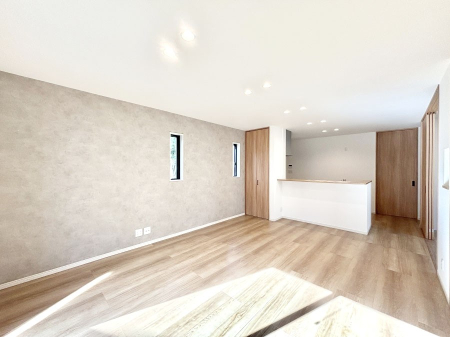 ���r���O �Z�ޕ��̌��������o�����A�C���e���A���l����̂��y���݂ȃ��r���O�ł��I 